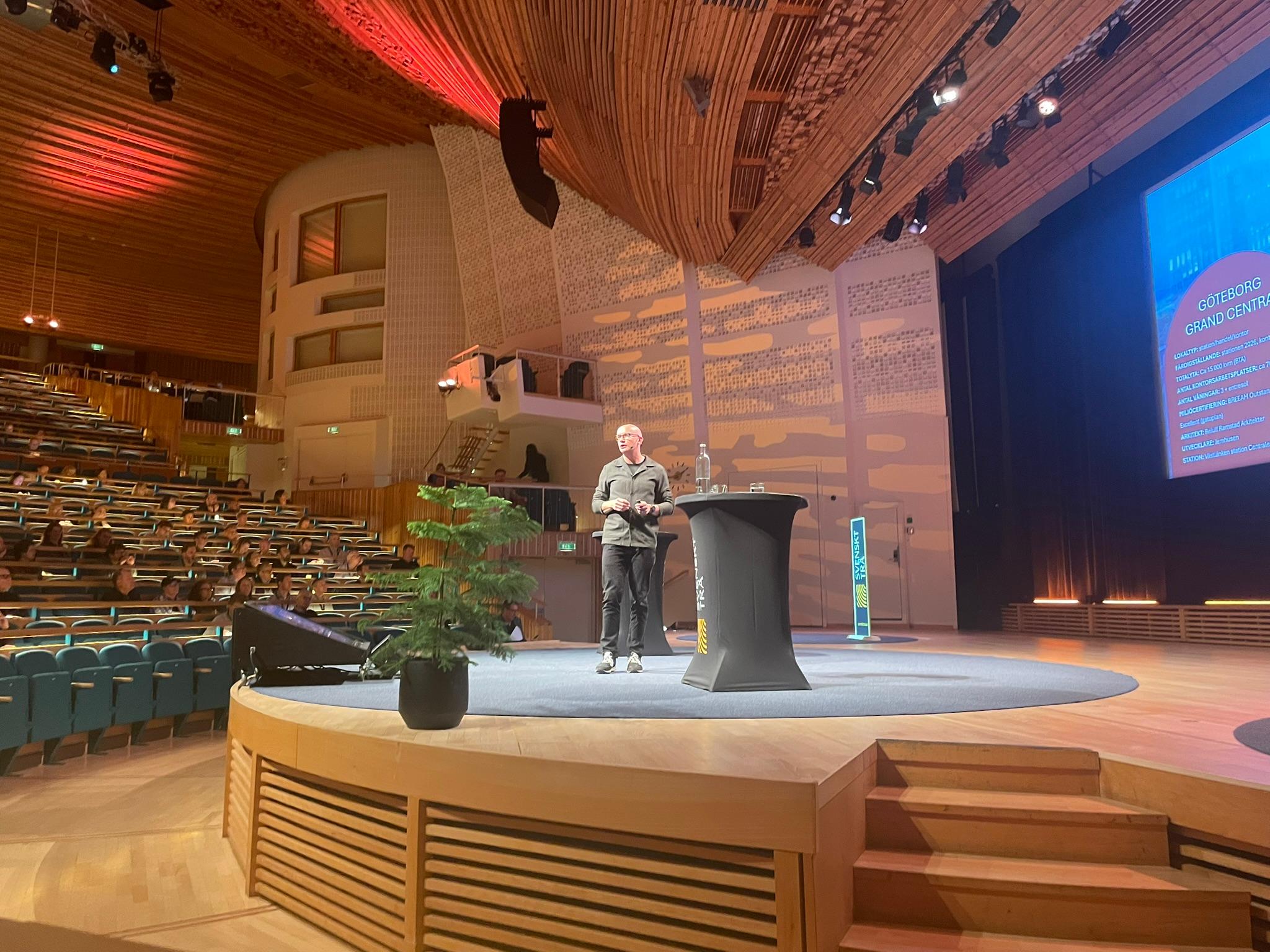 Simon Grimberg på scen